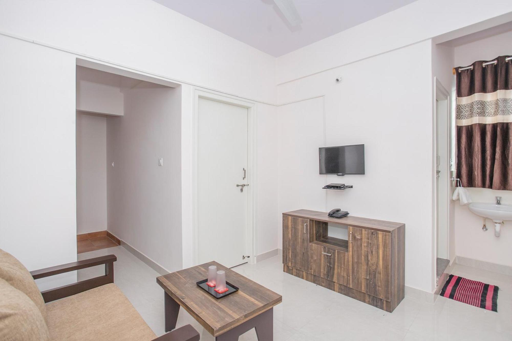Oyo 13120 Ambrosia Hotell Bangalore Exteriör bild