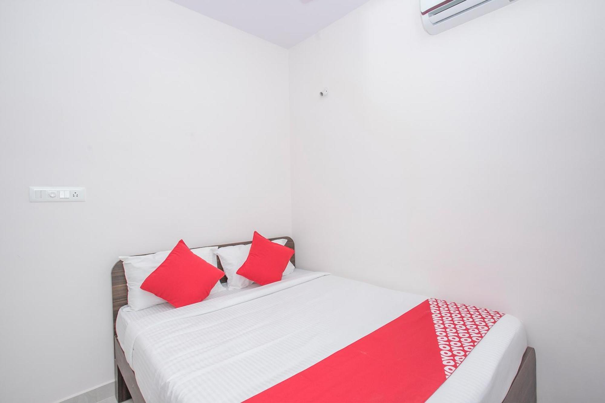 Oyo 13120 Ambrosia Hotell Bangalore Exteriör bild