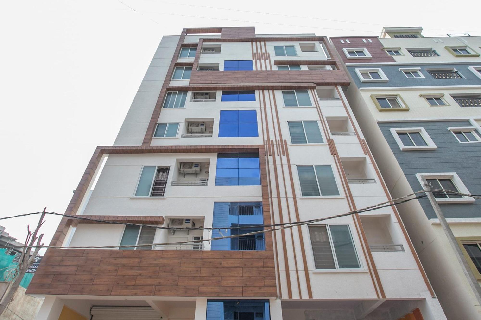 Oyo 13120 Ambrosia Hotell Bangalore Exteriör bild