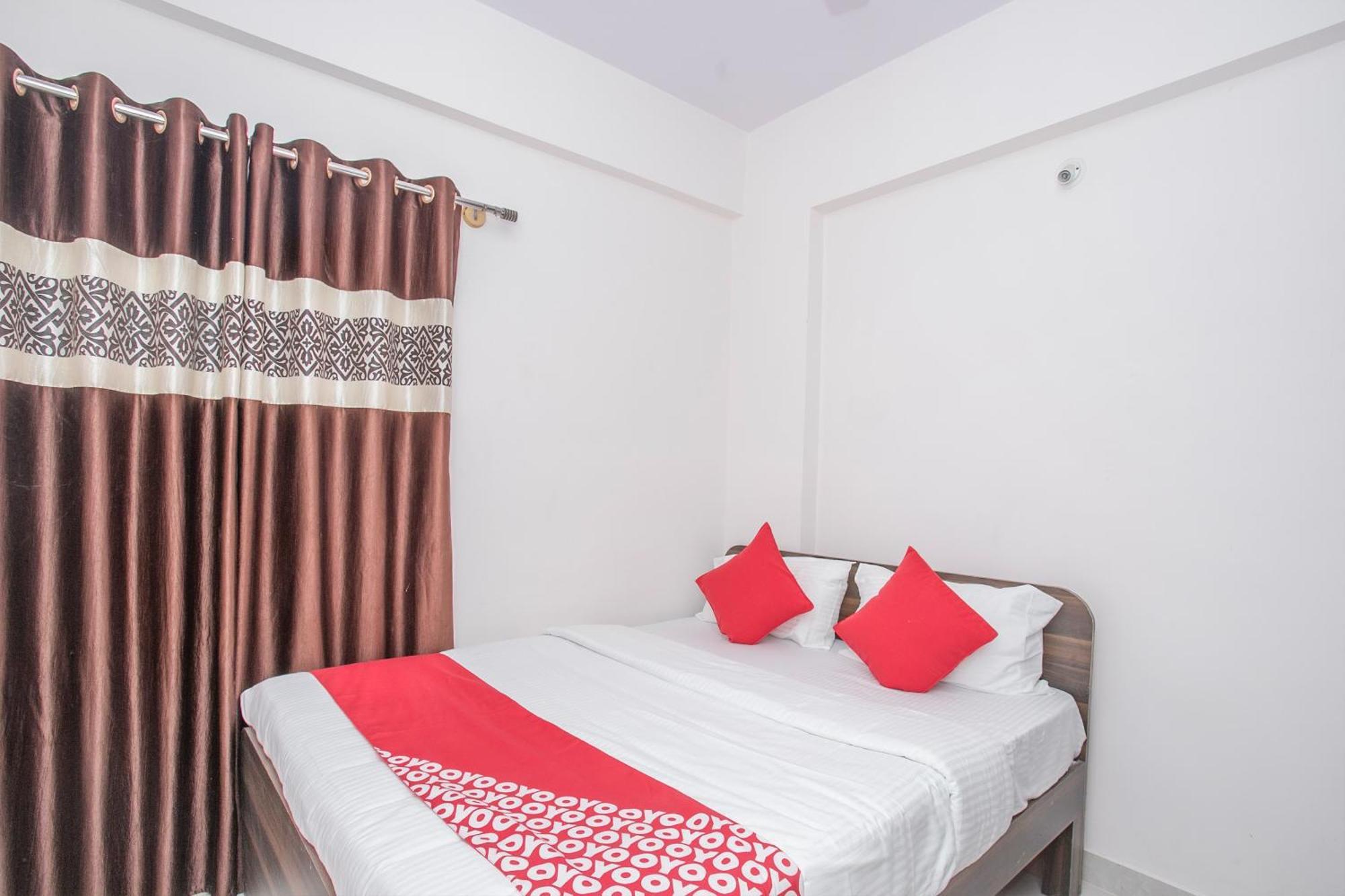 Oyo 13120 Ambrosia Hotell Bangalore Exteriör bild