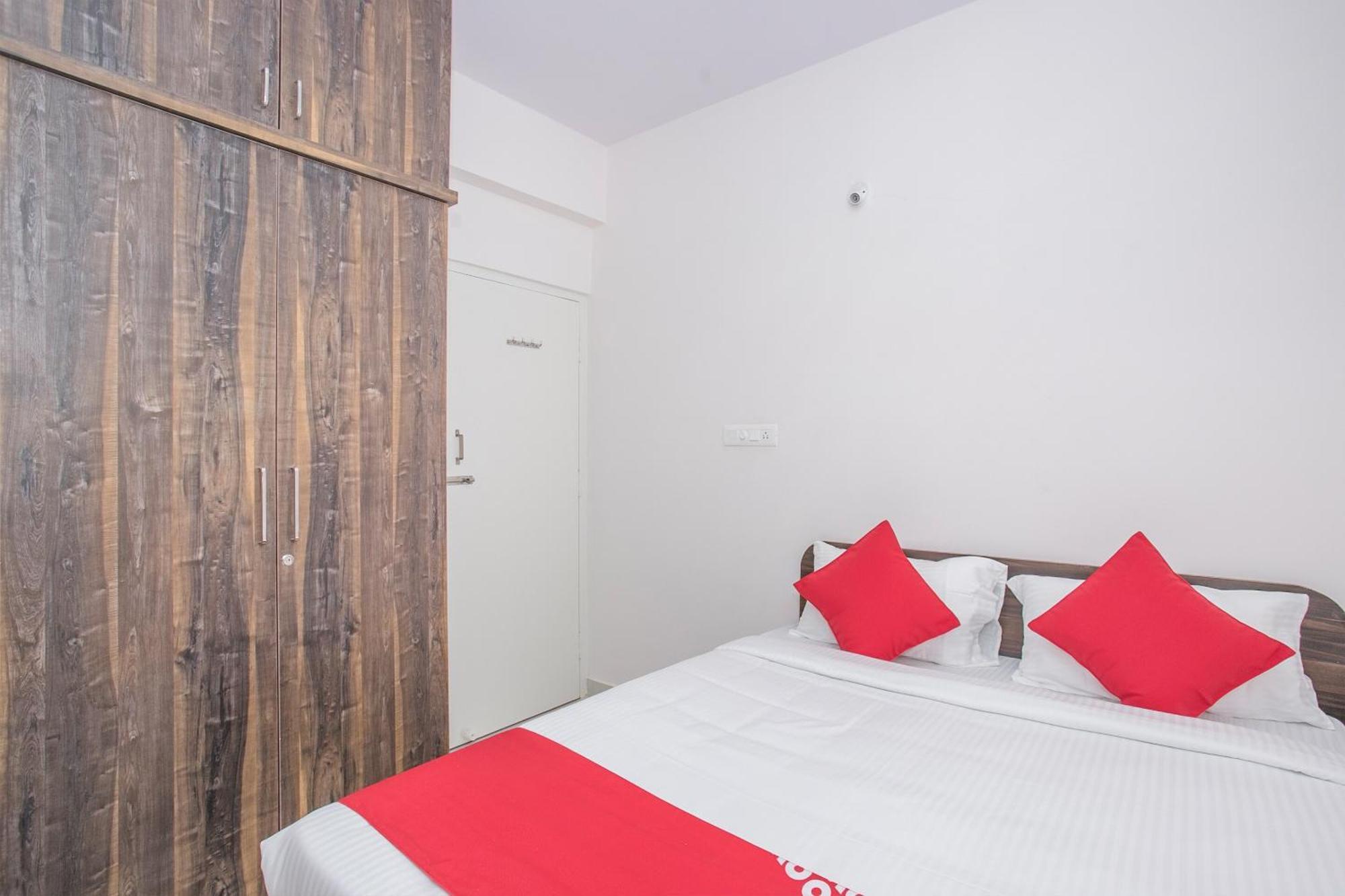 Oyo 13120 Ambrosia Hotell Bangalore Exteriör bild